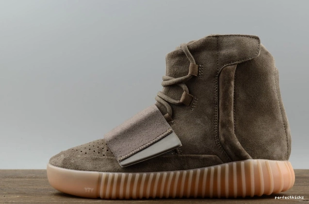 adidas Light Boost BY2456 750 Yeezy Brown 0820